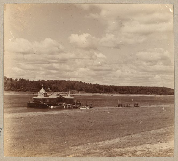 Пристань с часовней свт. Николая.